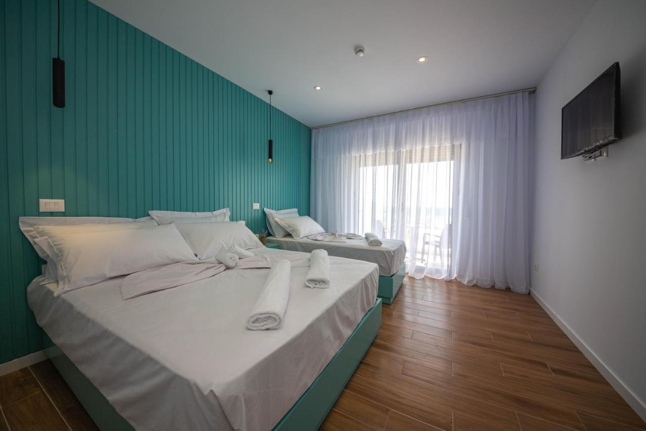 Hesperus 4*